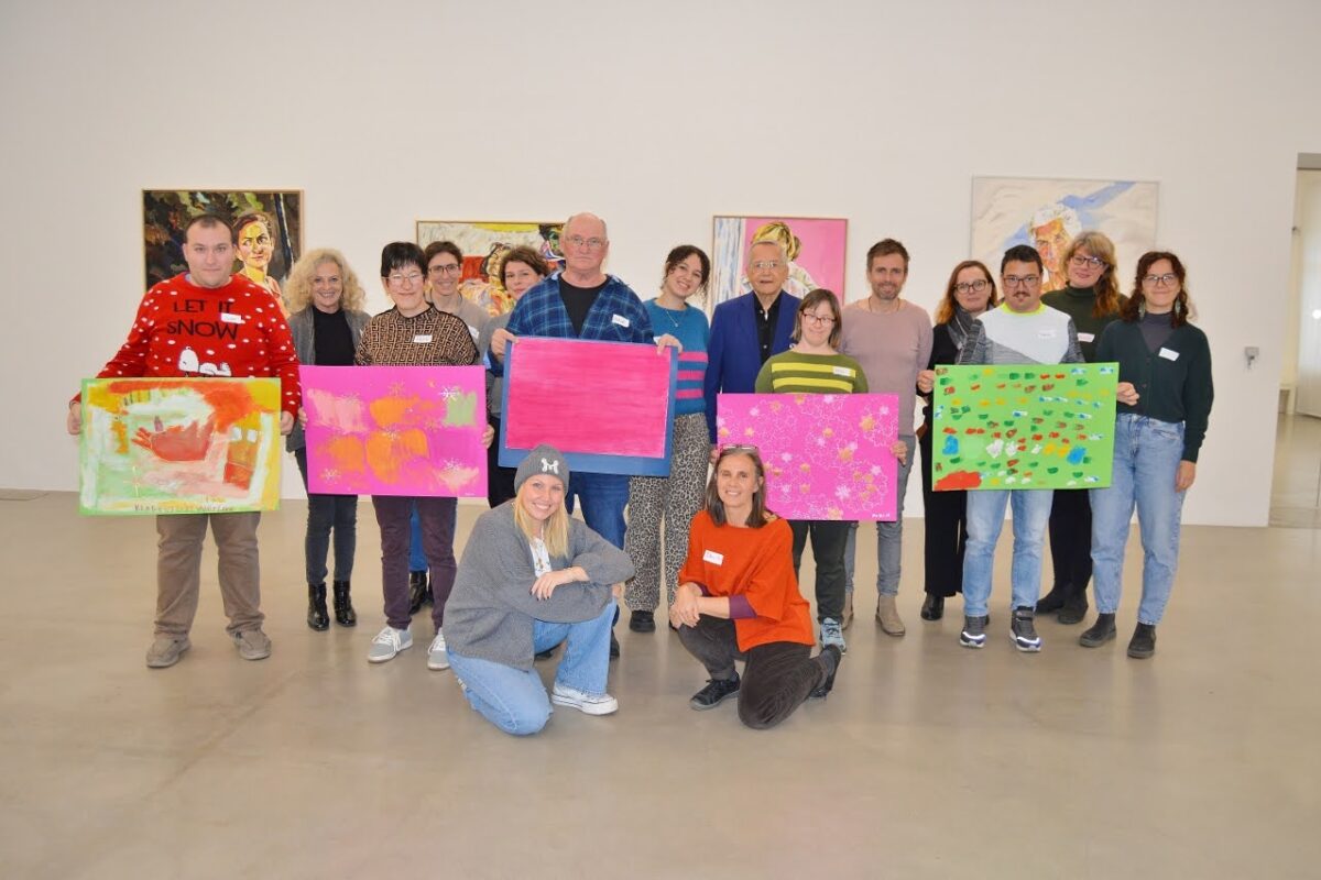 Weihnachtspapiere mit autArK-Künstler*innen im MMKK 